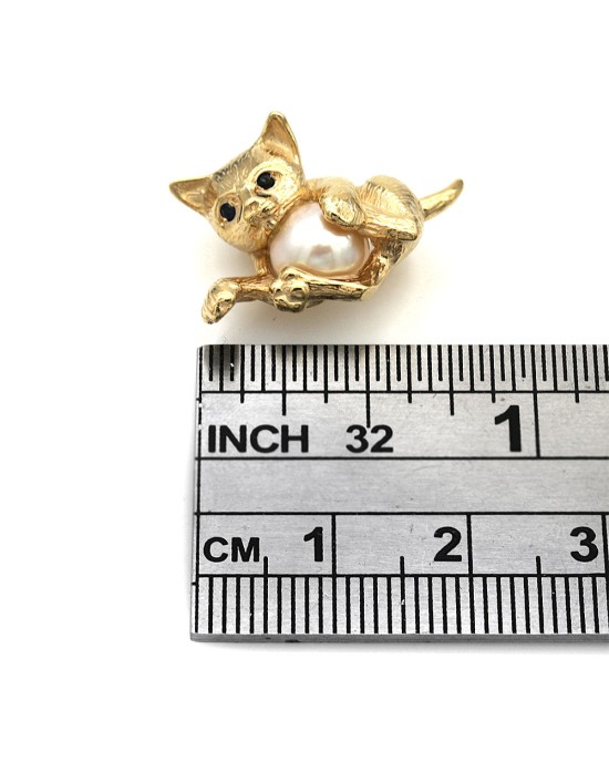 Kitten with Pearl Ball Brooch